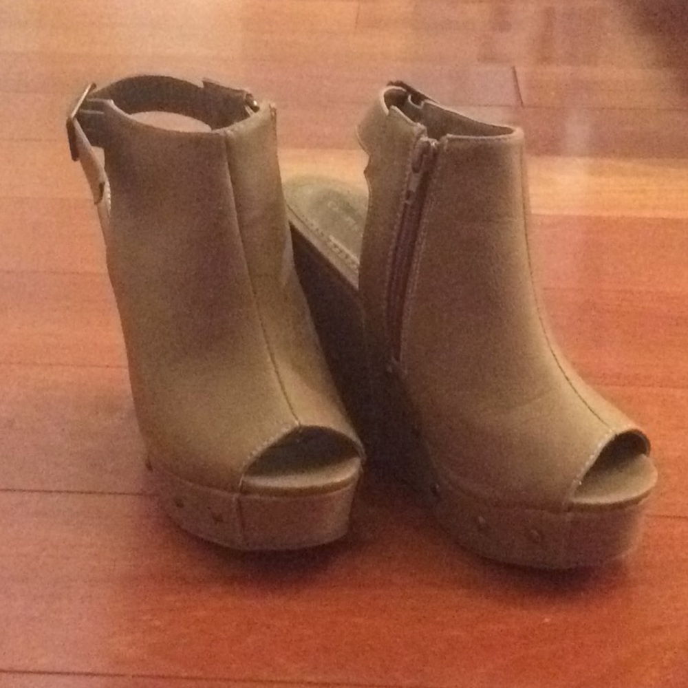 wedge heels